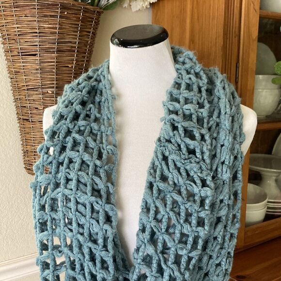 Anthropologie Evelyn K New York Open Weave Infinity Neck Scarf - Picture 2 of 9